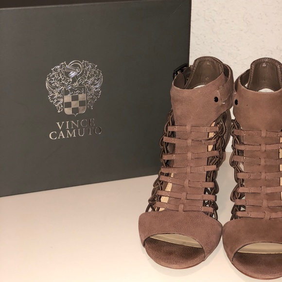Vince Camuto heels - Picture 1 of 4
